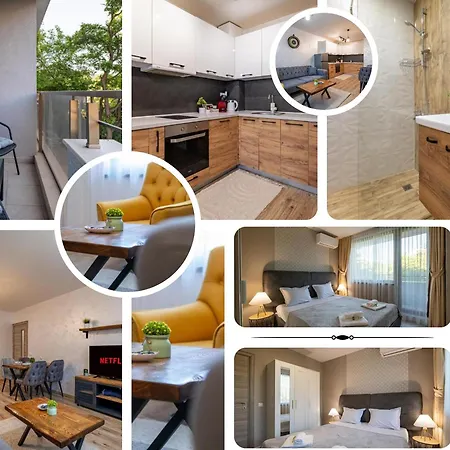 Stylish With Free Public Parking Apartment Warna