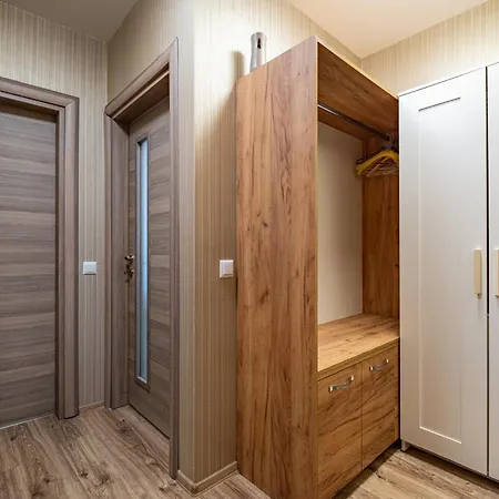 Apartment Stylish With Free Public Parking